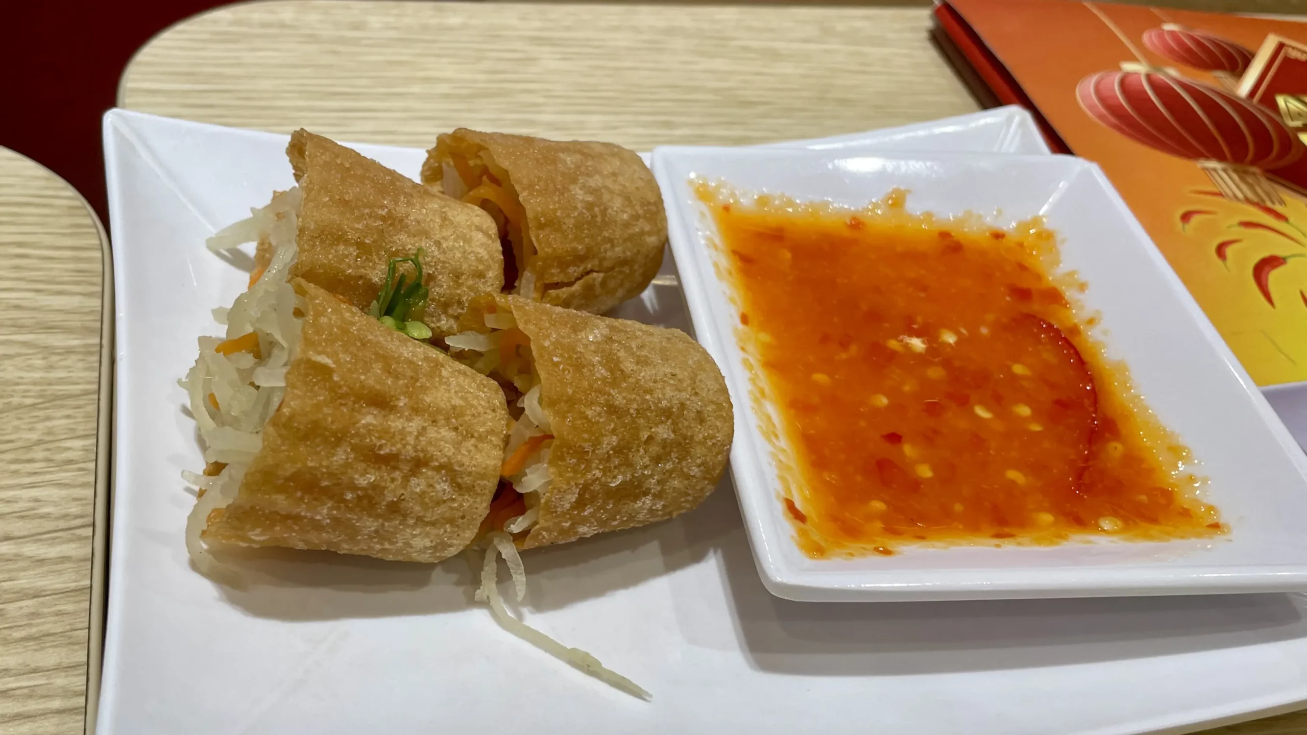 말레이시아 치킨라이스 맛집: 메뉴부터 현지 인기 비결까지 2 치킨라이스샵(The Chicken Rice Shop): 현지인이 사랑하는 프랜차이즈
